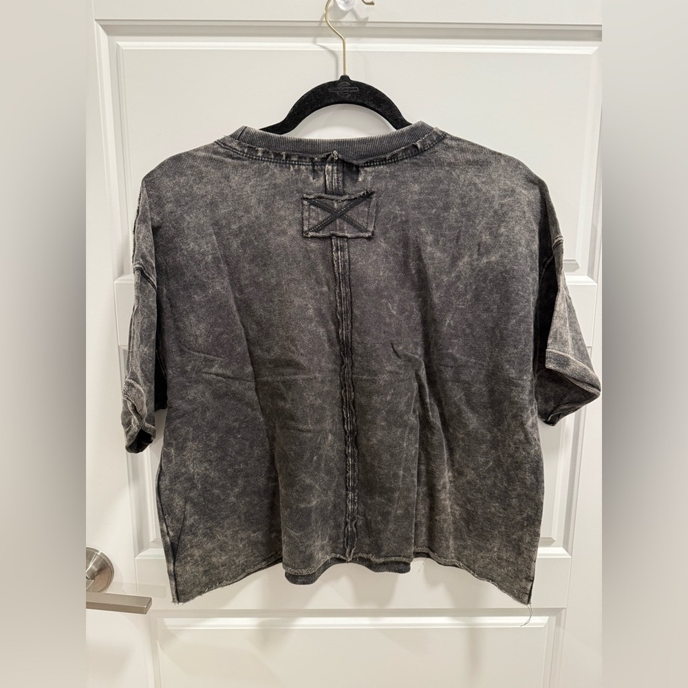 NWOT Zenana French Terry Washed Raw Edge Short Sleeve Crop Top - Picture 3 of 4